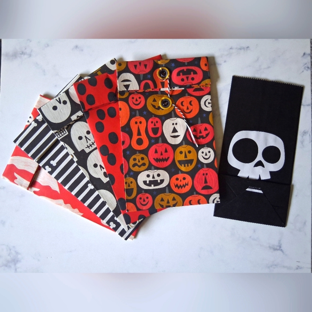 HNWT-Hyde and EEK! Halloween Themed Gift Bags